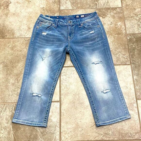 Miss Me Easy Crop Mid Rise Distressed Jeans 31x21.5 Bling Pockets EUC - Picture 12 of 13
